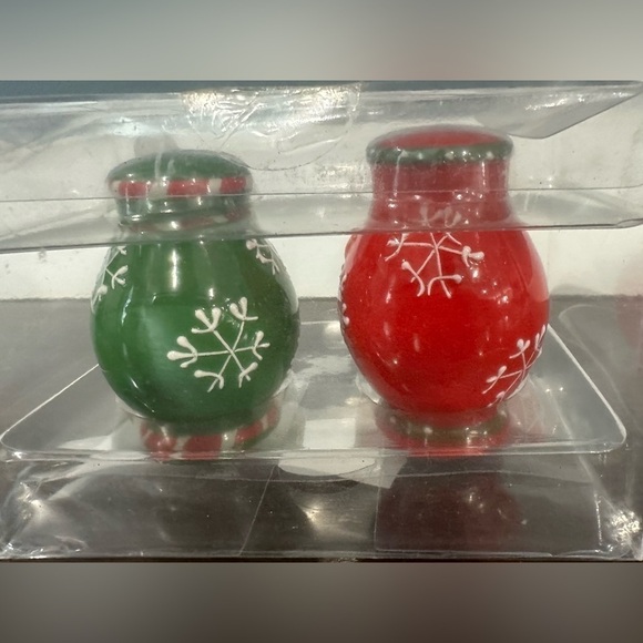 SIB. Snowman salt and pepper shaker. - Picture 2 of 6